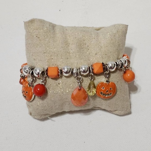 Fall Halloween pumpkin charm bracelet new - Picture 4 of 6